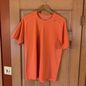 Men’s Large lululemon Short Sleeve Shirt